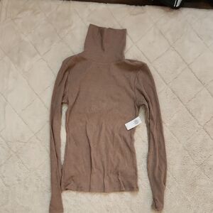 OLD NAVY RIBBED TURTLENECK